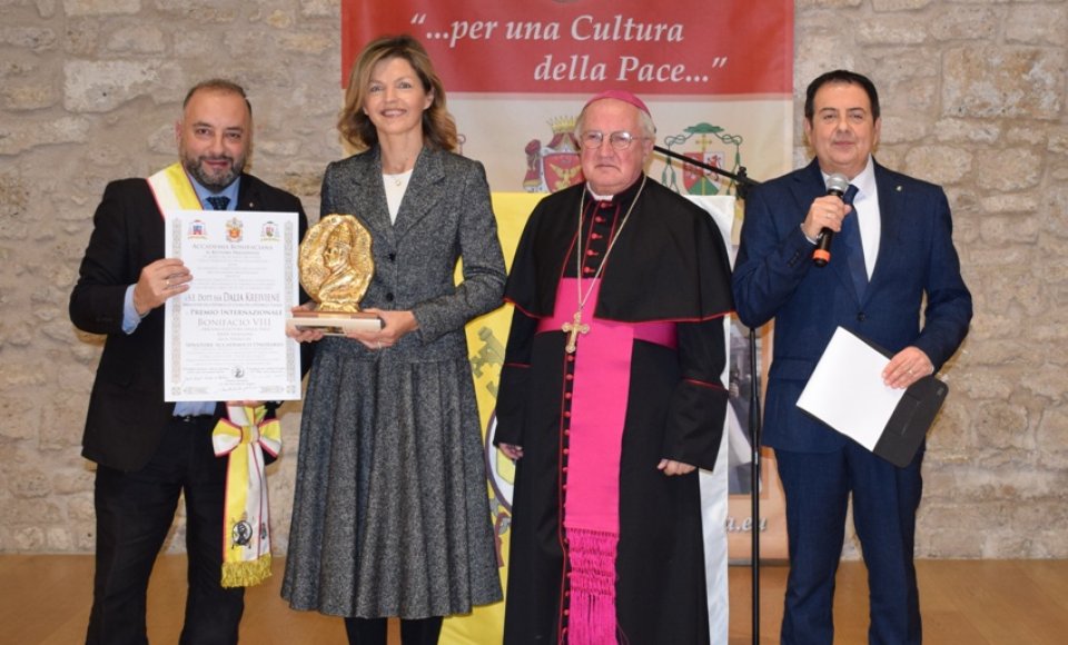 Lietuvos Respublikos ambasadorei Daliai Kreivienei įteikta Bonifaco VIII tarptautinė premija