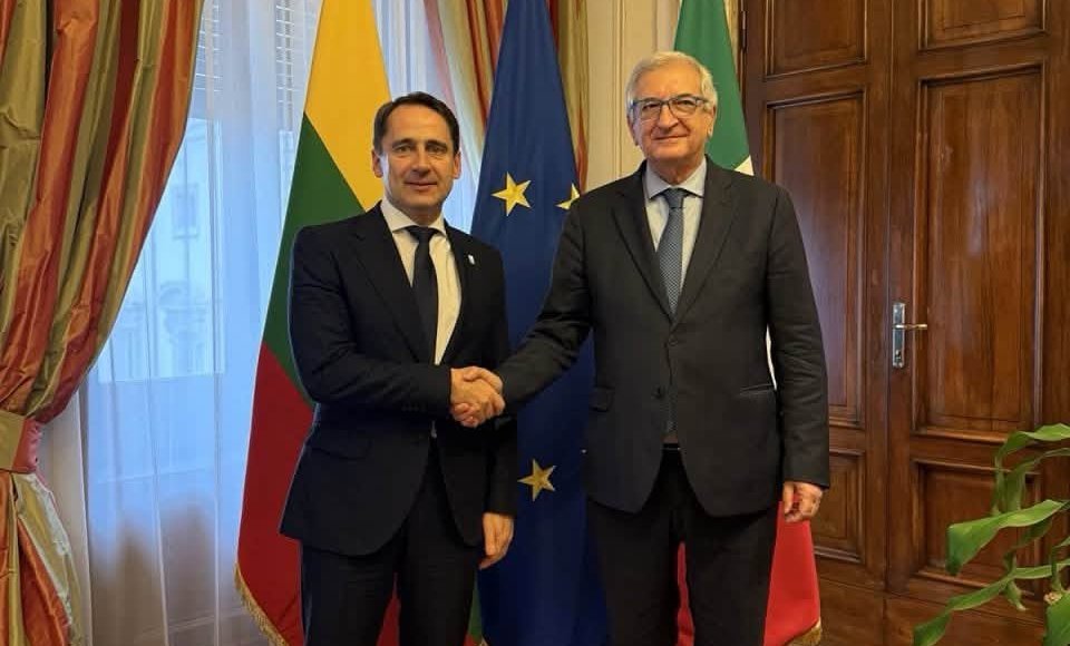 Lietuvos užsienio reikalų viceministras S.Mitkus susitiko su Italijos Europos reikalų, ekonomikos gaivinimo ir sanglaudos politikos ministru T.Foti